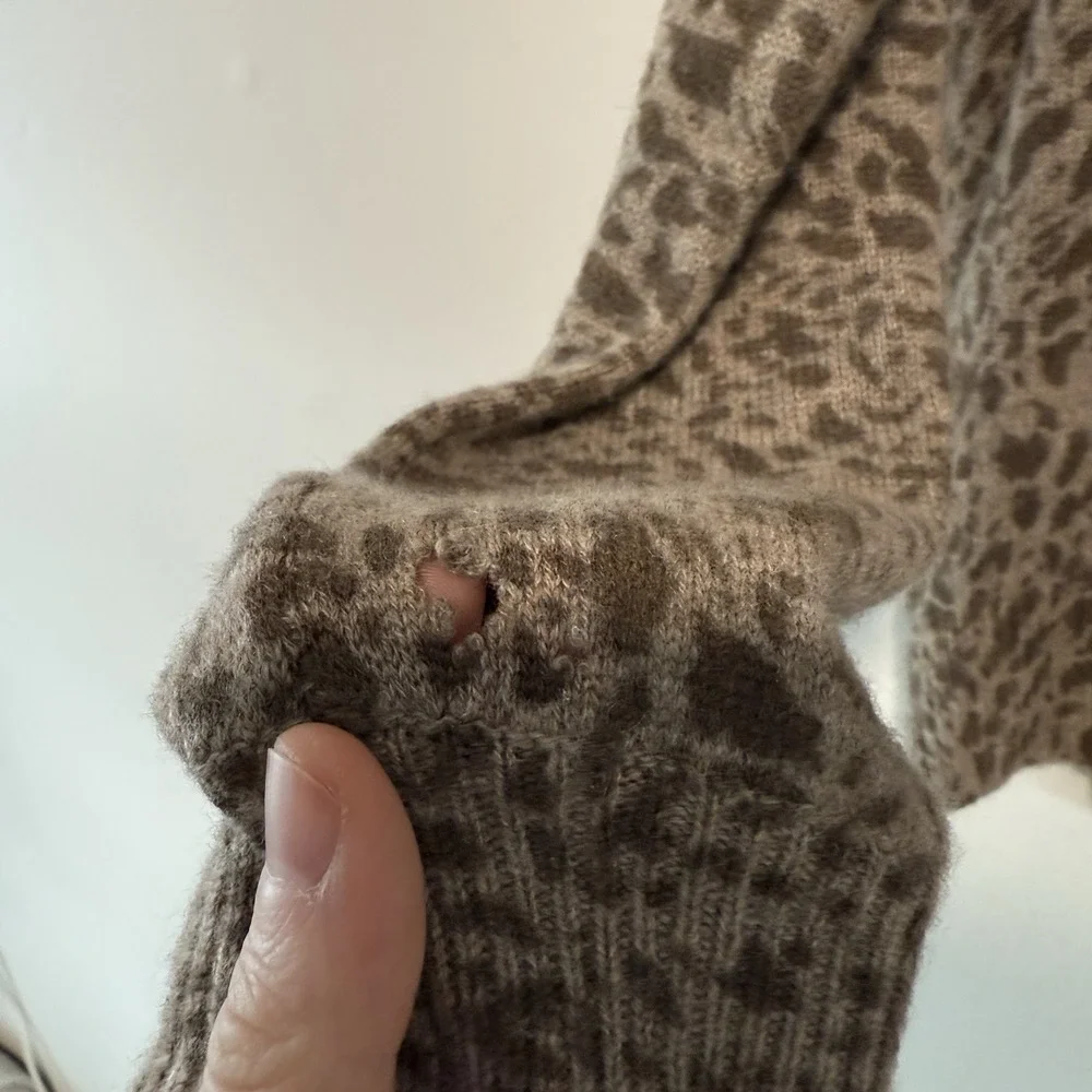 27 Miles Cashmere Brown Leopard‎ Print Turtleneck Size Medium - Picture 3 of 7